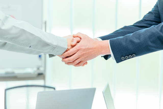 法人化の専門家